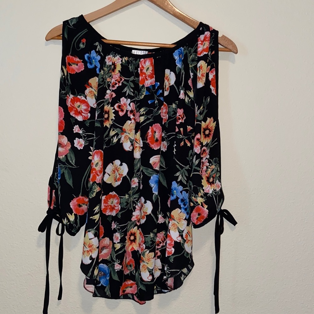 Floral exposed shoulder 3/4 sleeve blouse